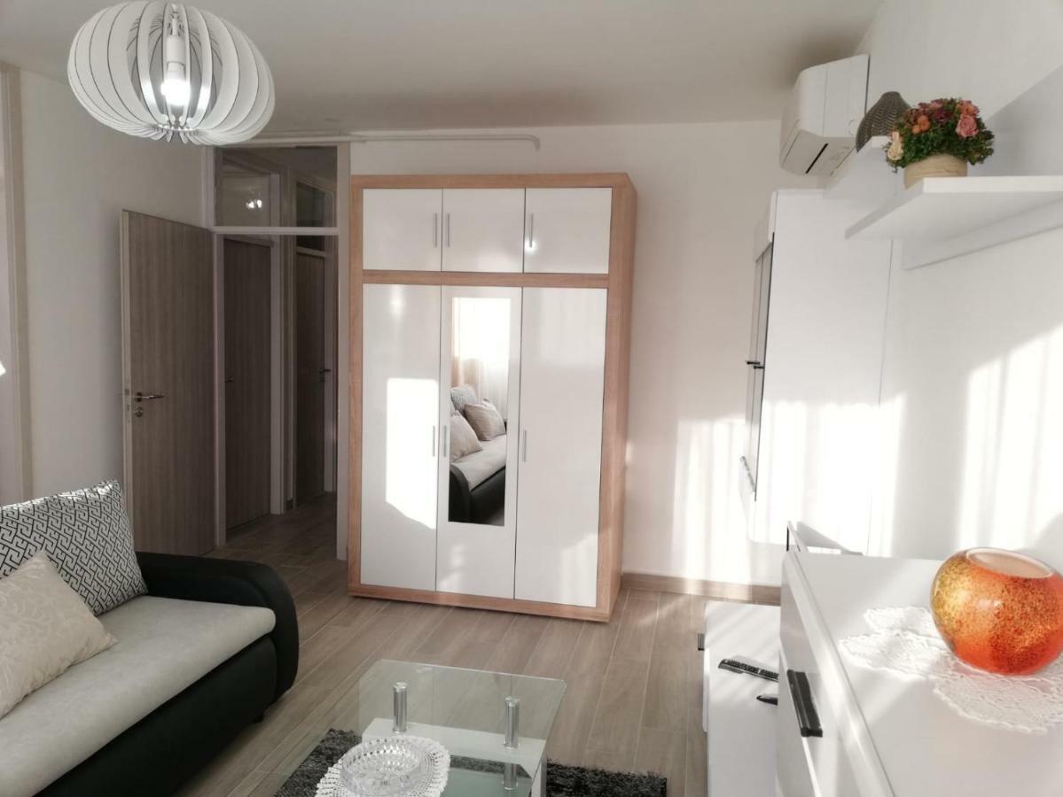 Apartment White Pula Exterior photo