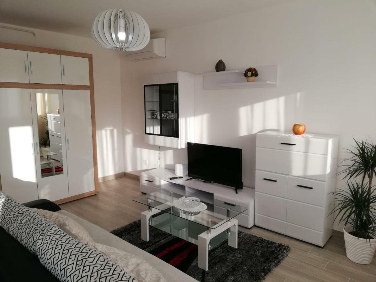 Apartment White Pula Exterior photo